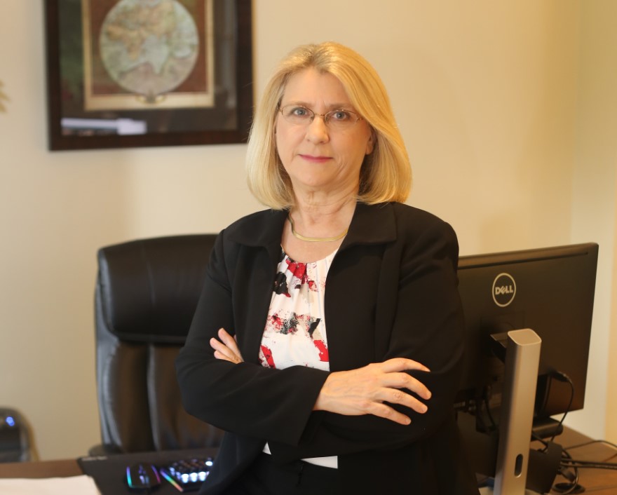 Julia Hanft – Transit Wireless